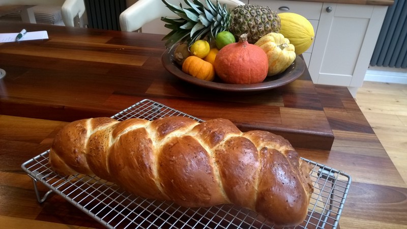Making jewish Cholla bread