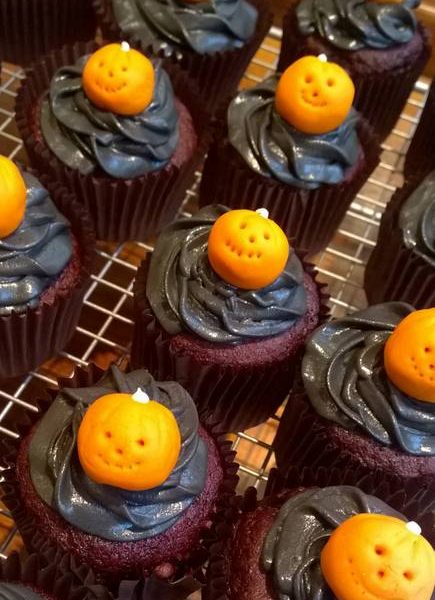 Smiley pumpkin cupcakes!